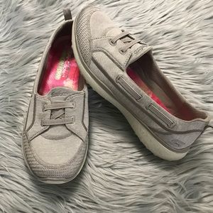 skechers microburst taupe